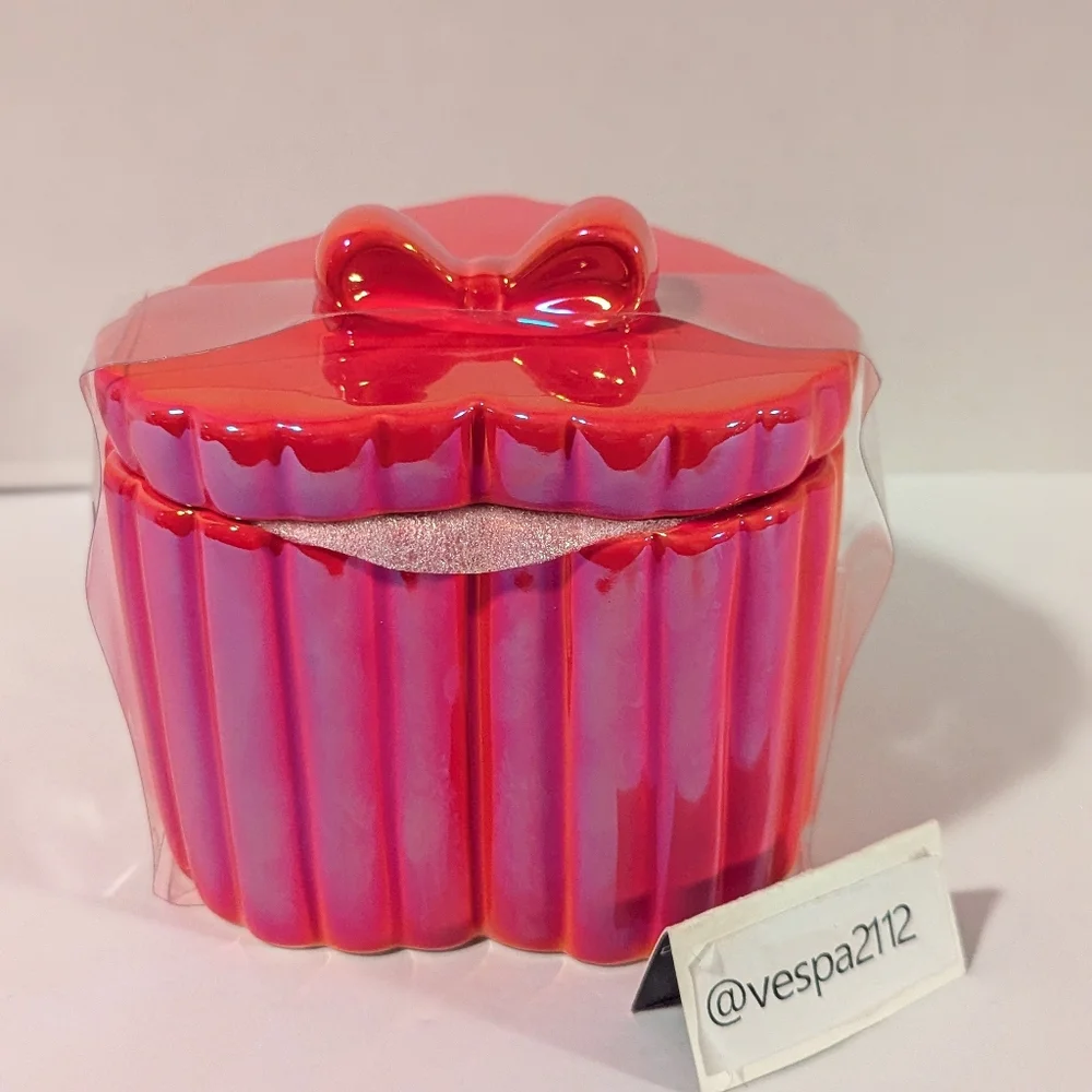 Target Bullseye Playground Valentines Heart Shaped Bow Canister Red Ceramic Jar
